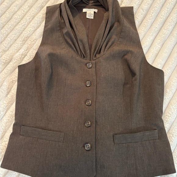 Harold's Brown Tailored Vest - Picture 4 of 11
